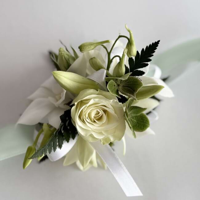 mint green ribbon